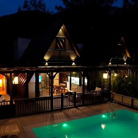 别墅 Sapolto Faralya